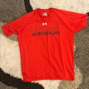 Under Armor Red Short Sleeve Shirt